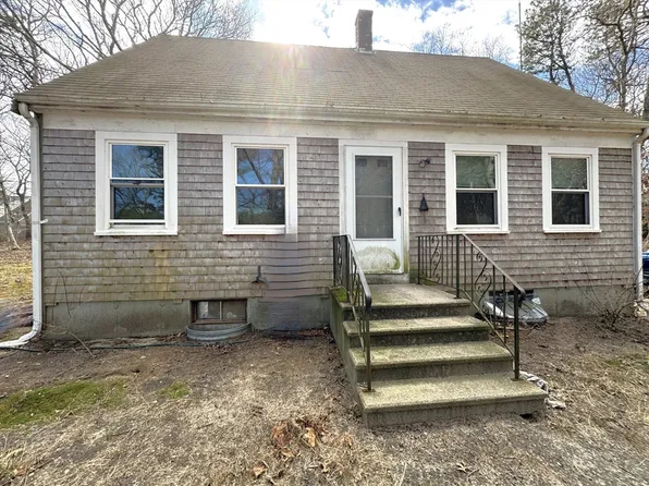 14 S Yarmouth Rd, Dennis, MA 02638