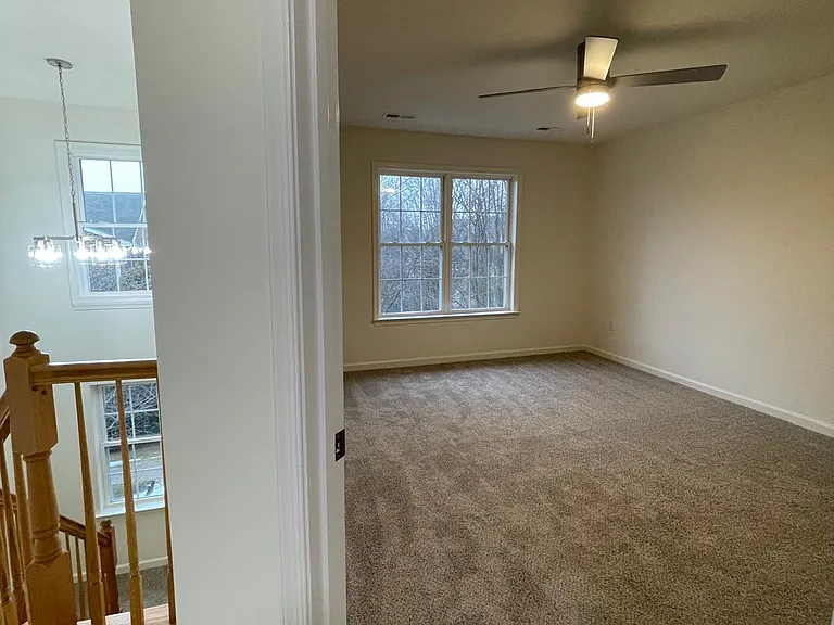 1123 Lindsay Ln — Photo 16