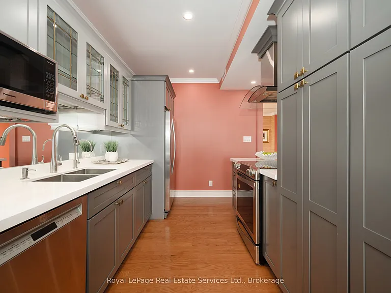 100 Lakeshore Rd E #1105 — Photo 7
