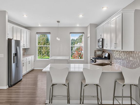 4th image of 1627 Sager Way