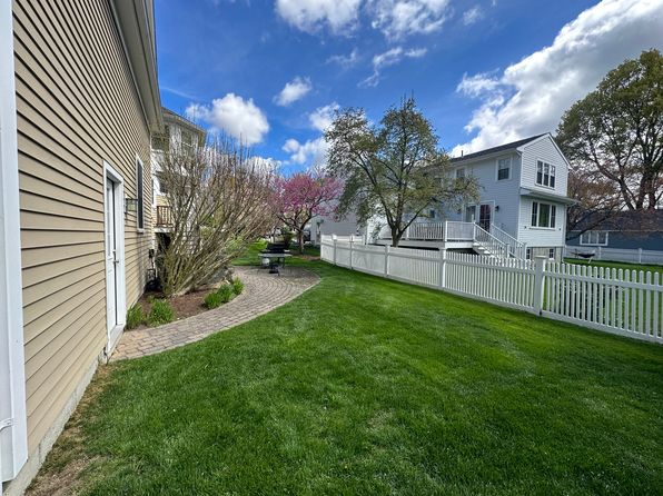77 Mayflower Rd #B