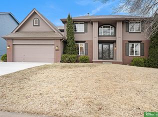 17519 J St, Omaha, NE 68135