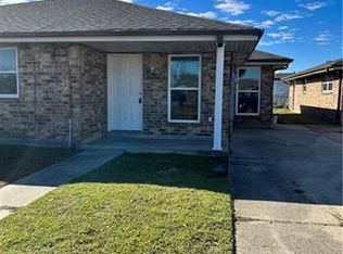 9108 Amour Dr, Chalmette, LA 70043