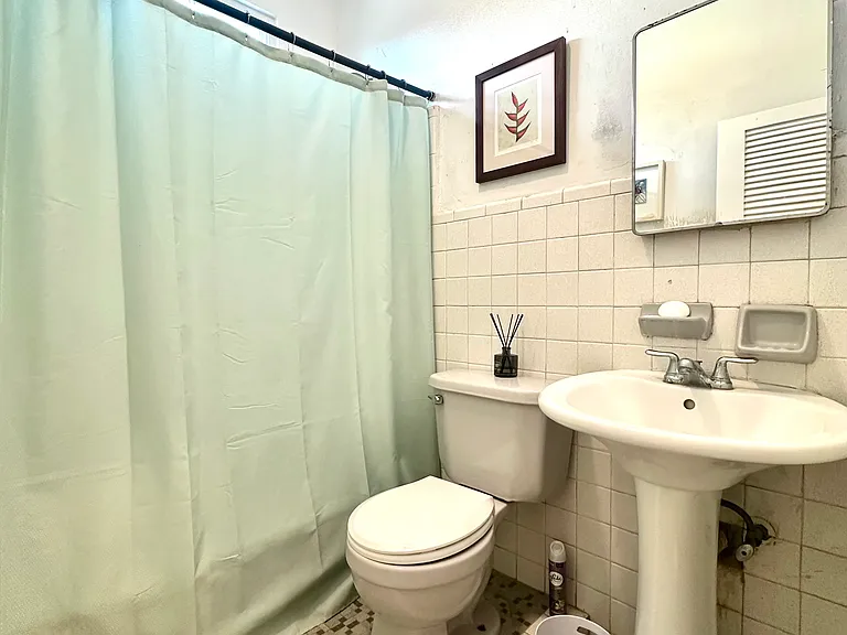 2166 McLeary #2 — Photo 7