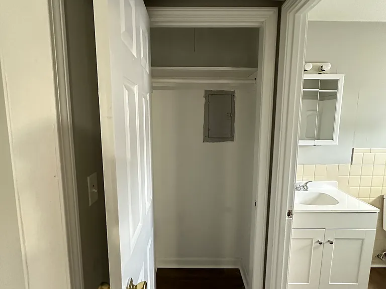 451 Main St #4 — Photo 5