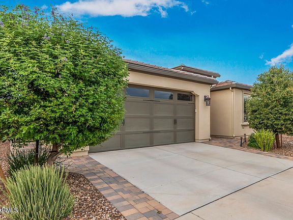 3rd image of 798 E GARDEN BASKET Drive