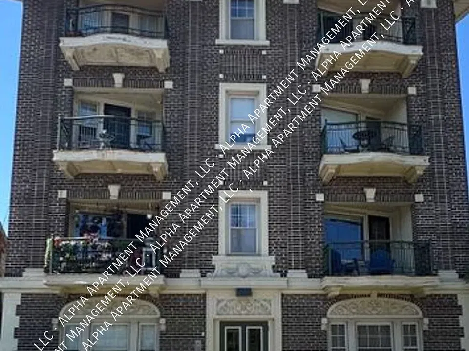 12231 Clifton Blvd #17