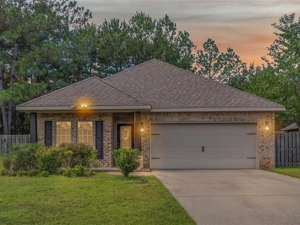 2445 McKenzie Ct, Saraland, AL 36571