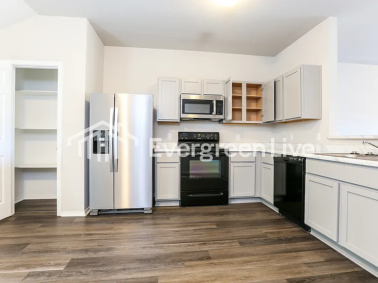 10 Spring Ridge Ln — Photo 6