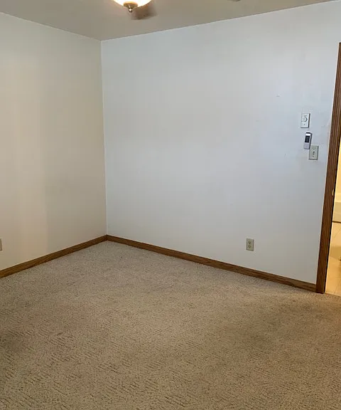 502 Hillside Ter — Photo 2