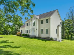 8 Elizabeth Ln, New Milford, CT 06776