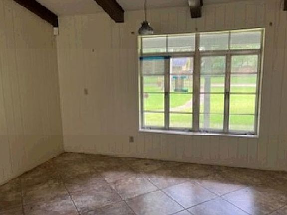 Additional Living Room