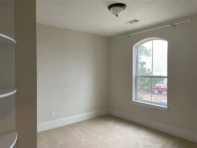 5105 Maple St — Photo 19