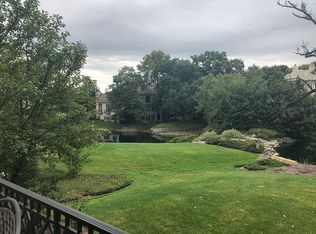 17 Ambriance Dr, Burr Ridge, IL 60527