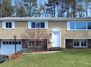 11 Laurel Dr, Hudson, MA 01749