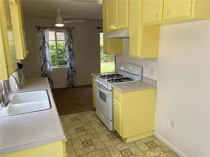 17628 Kornblum Ave — Photo 13