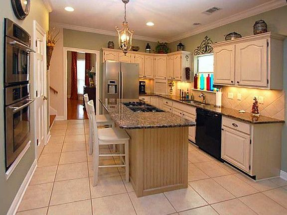 4th image of 15 Red Cypress Ct