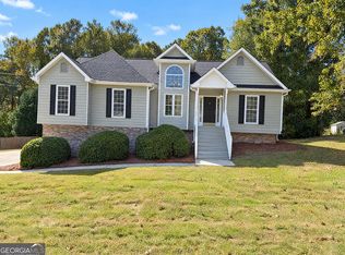 8619 Foxridge Dr, Winston, GA 30187