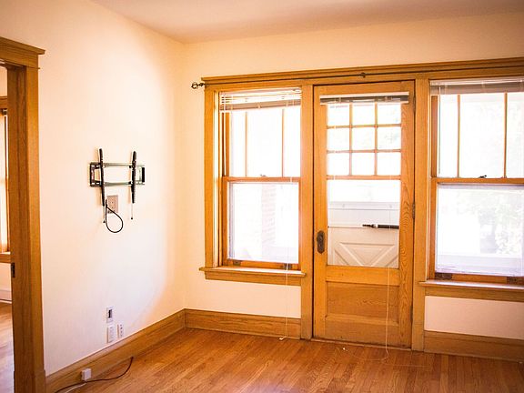 4th image of 3340 N Wolcott Ave #1