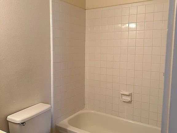 2nd image of 1005 Hendricks Ave APT 5
