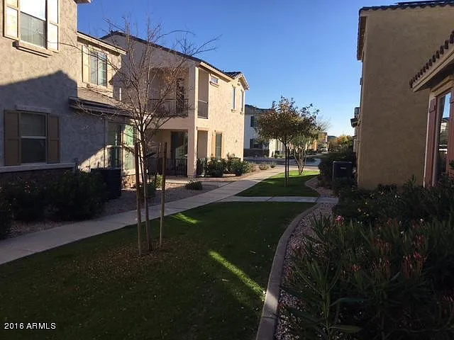 17730 W Banff Ln — Photo 4