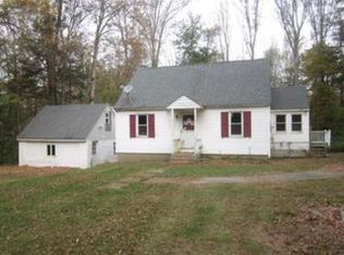 123 Huntington Rd, Winsted, CT 06098
