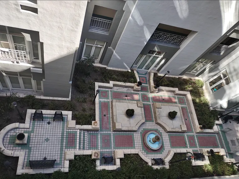 Marlboro Classic Apt & Redwood Square — Photo 75