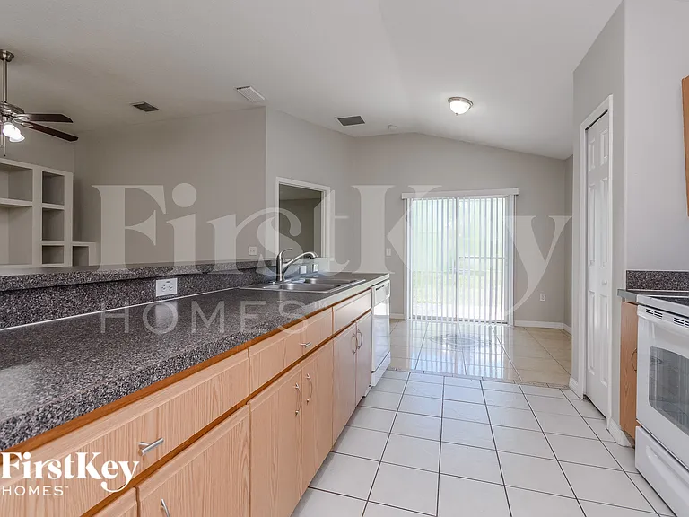 557 Peace Dr — Photo 6
