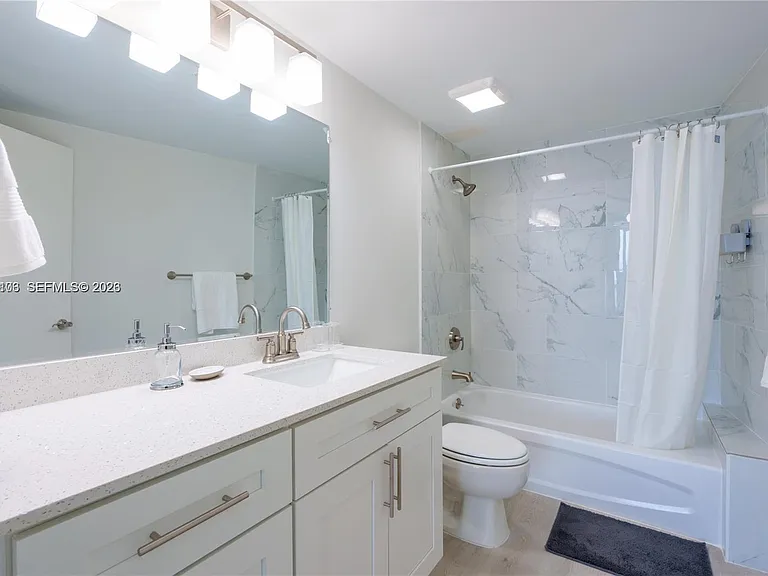 1750 N Bayshore Dr #2401 — Photo 20