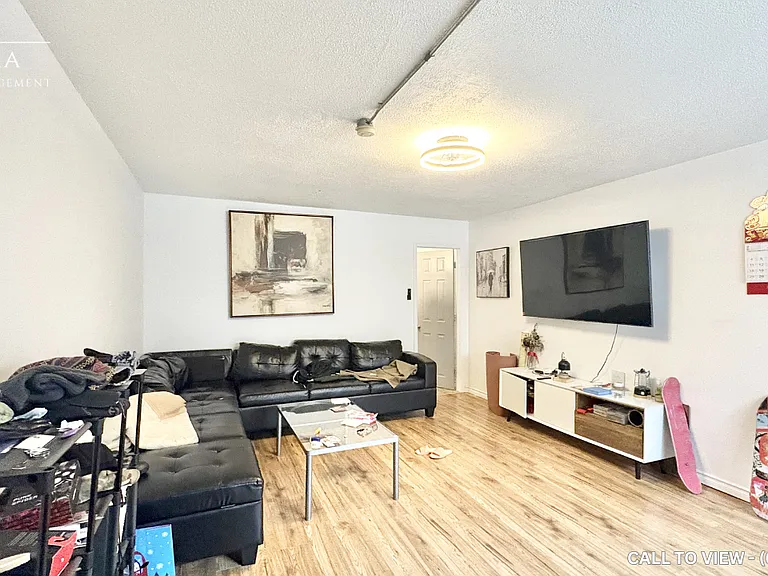 210 Armstrong St #4 — Photo 3