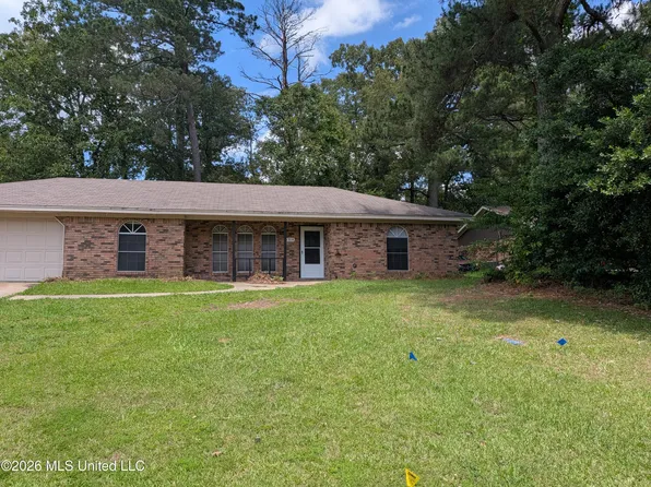 5354 Brookhollow Dr, Jackson, MS 39212