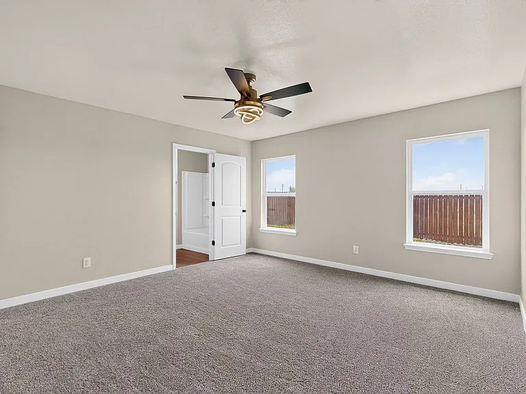 15018 Silver Tree Cv — Photo 38