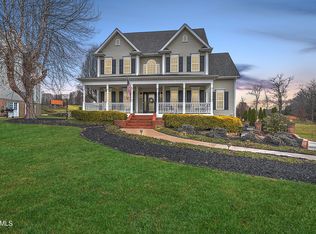 121 Barefoot Landing Dr, Blountville, TN 37617