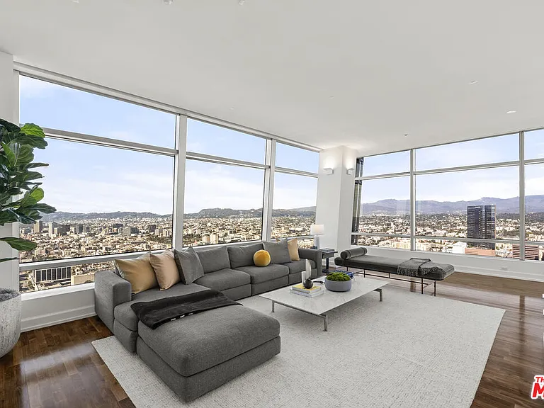 900 W Olympic Blvd #47G — Photo 21