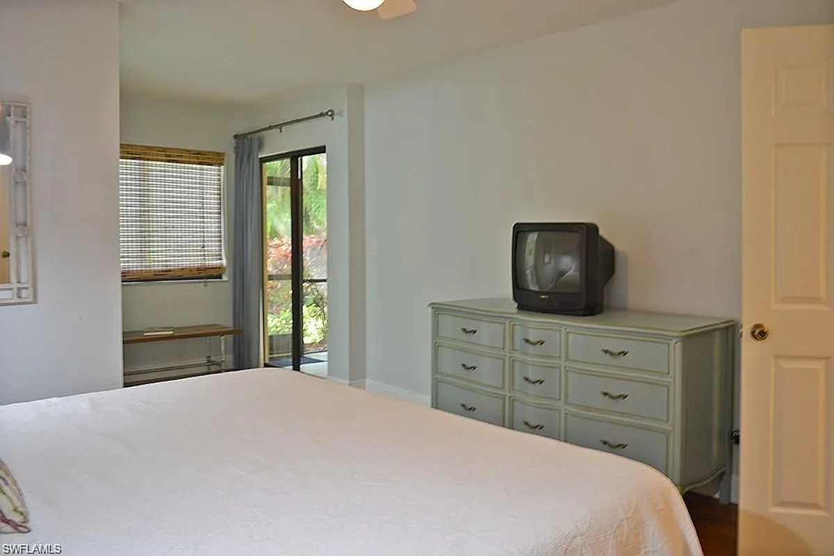 Building Photo - 191 Bennington Dr #126