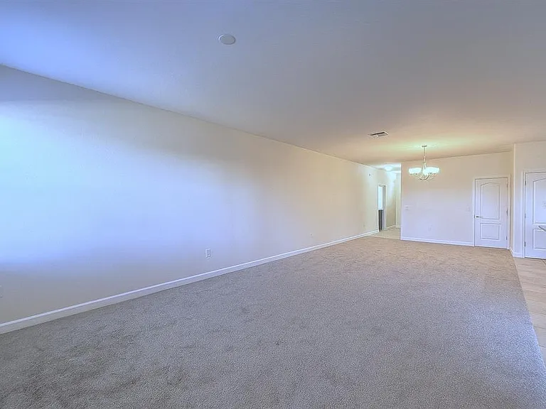 2037 Lake Side Ave — Photo 7