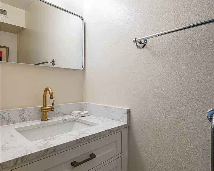 883 Katella St — Photo 27