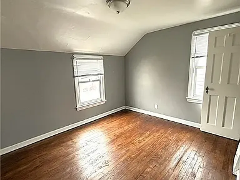 17312 Glendale Ave — Photo 10