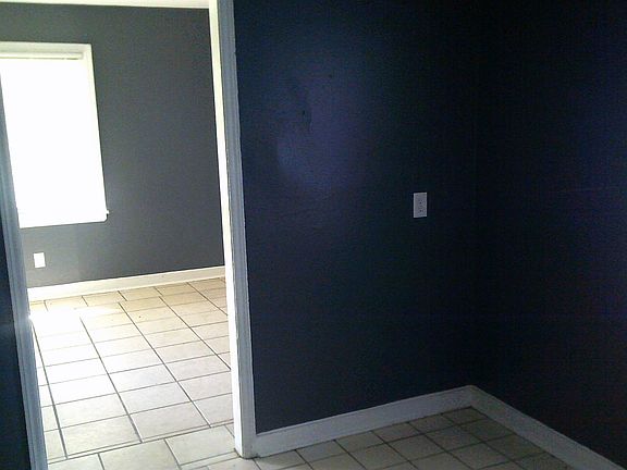 5th image of 4051 Chelsea Ave
