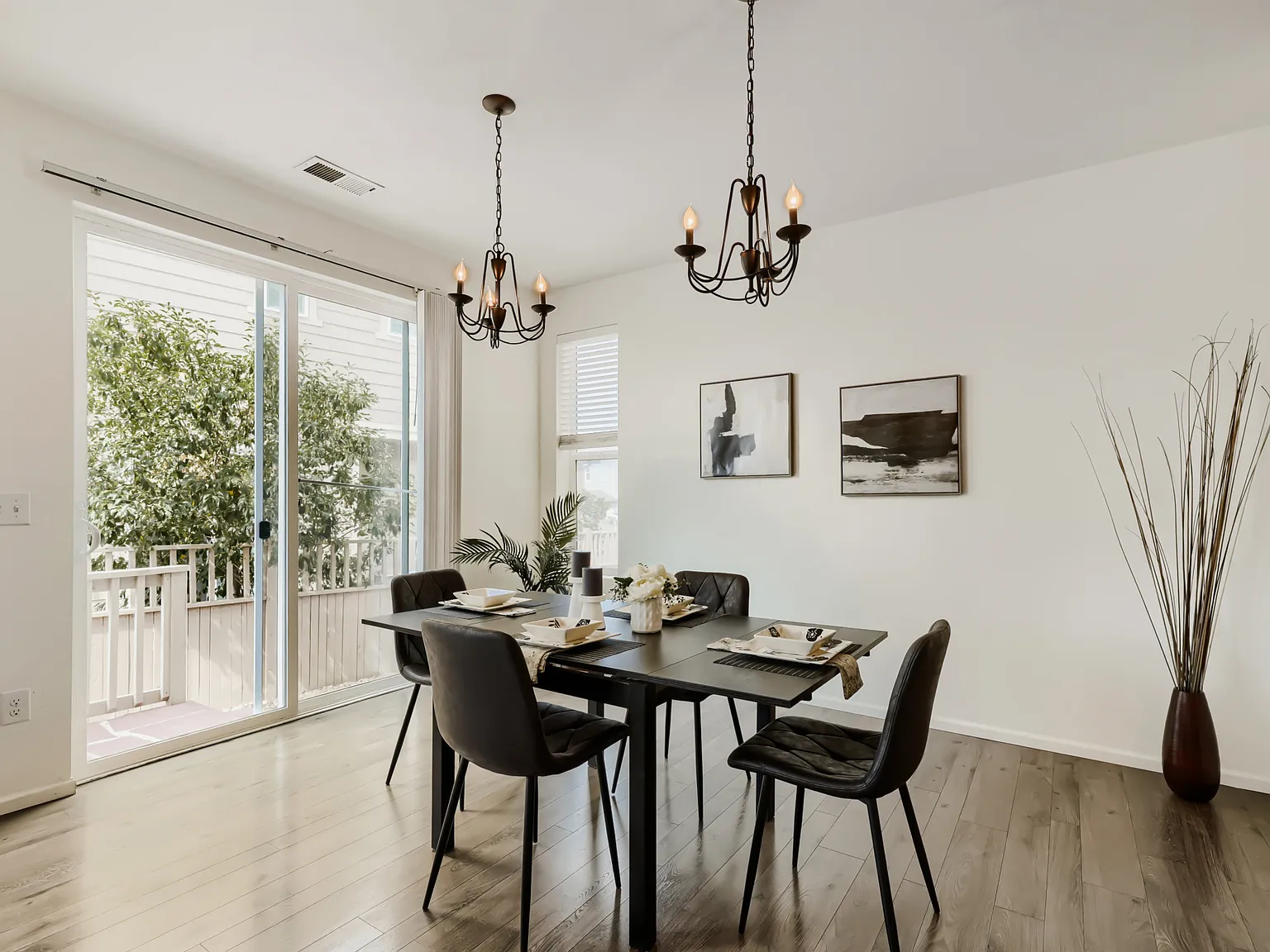 3 bed, 1996 sqft, $2,980 — Photo 3