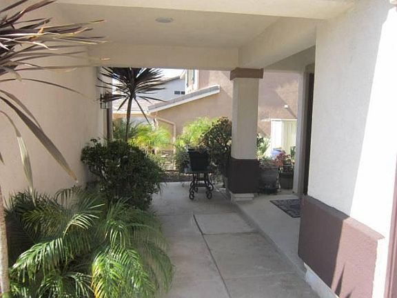 outside entry to home