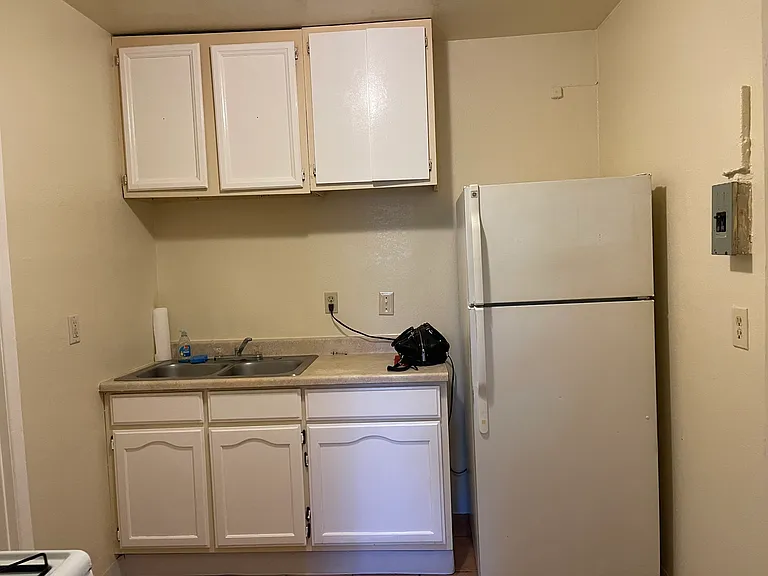 10822 S Broadway #2 — Photo 10