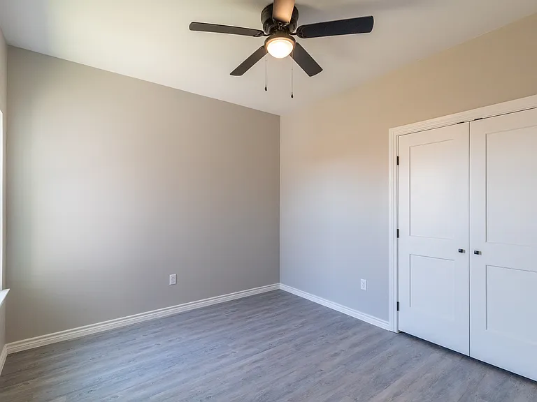 7900 Freedom Crest Ave — Photo 12