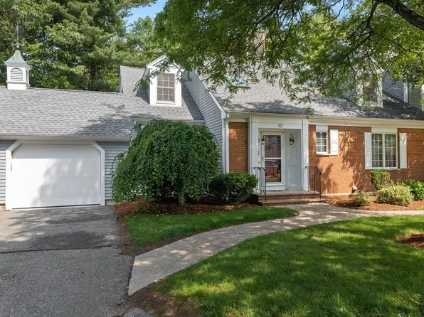 12 Fox Run #45, Middleton, MA 01949