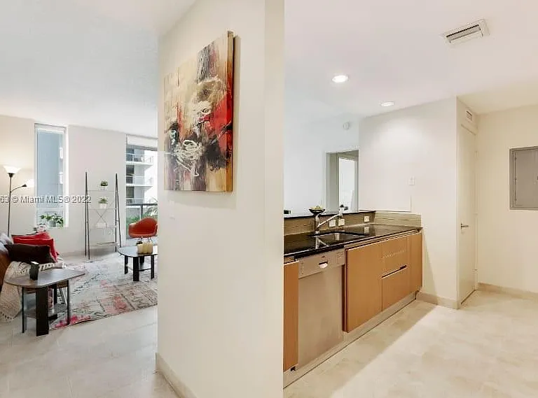 1050 Brickell Ave #1410 — Photo 5
