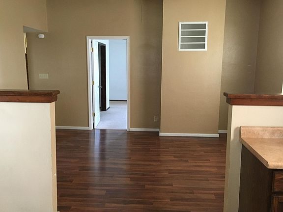 5th image of 2422 Pulliam Ave