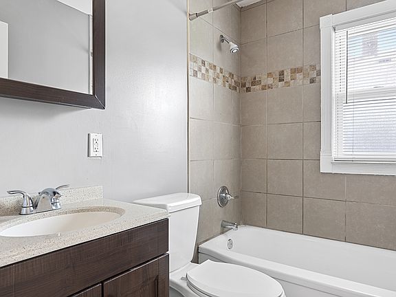5th image of 932 Detroit Ave