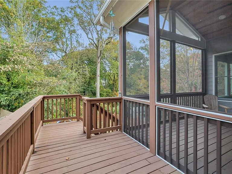 3245 Lynwood Dr — Photo 15