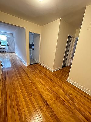 4th image of 34-21 77th St #675