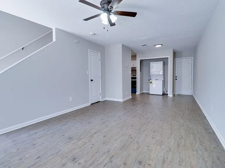 604 Dell Dr — Photo 7